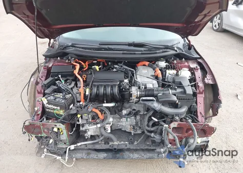 2018 Honda Clarity Plug-In Hybrid Touring z USA, uszkodzony, nr VIN JHMZC5F39JC011137